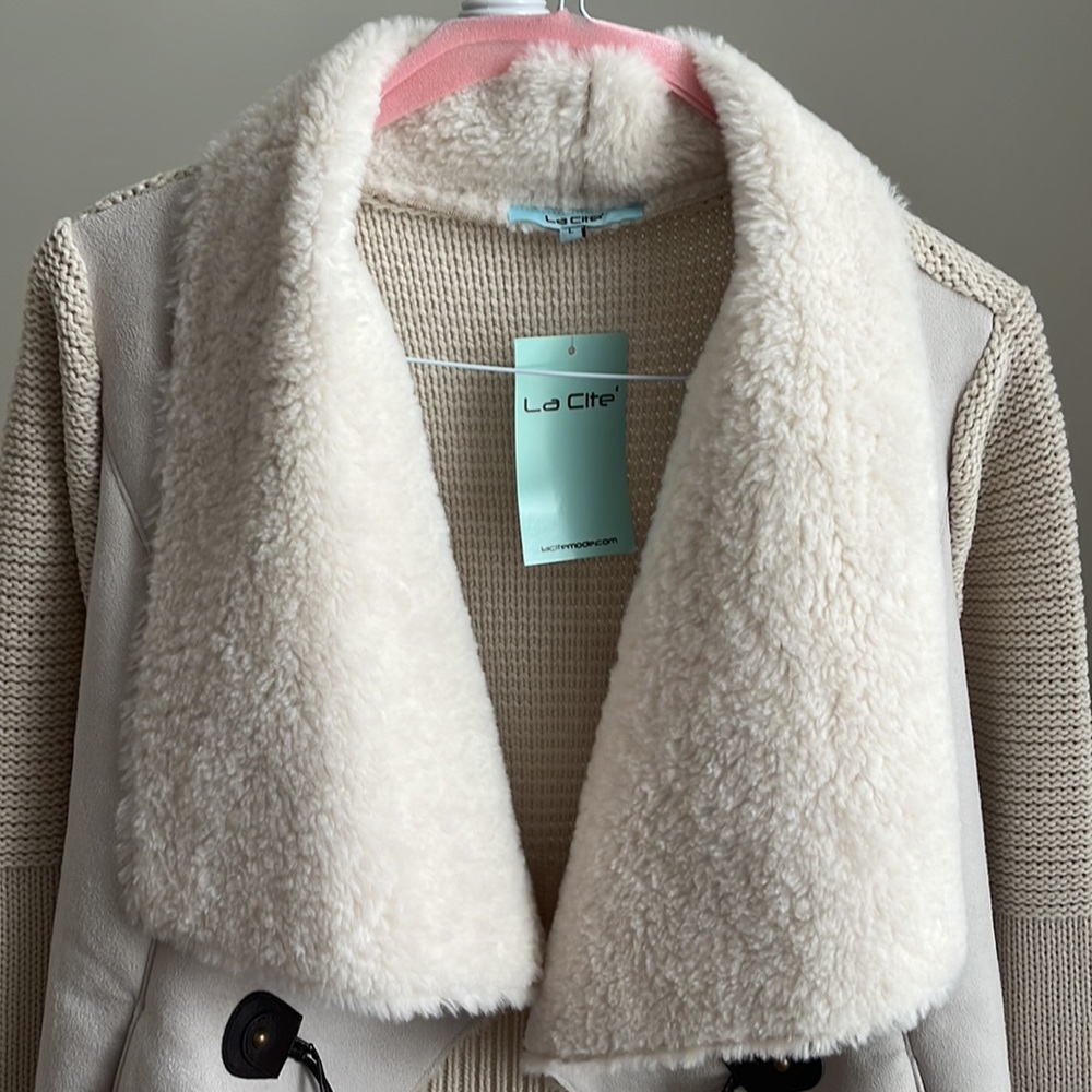 La Cite Acrylic and Wool Knitted Jacket - Picture 2 of 12